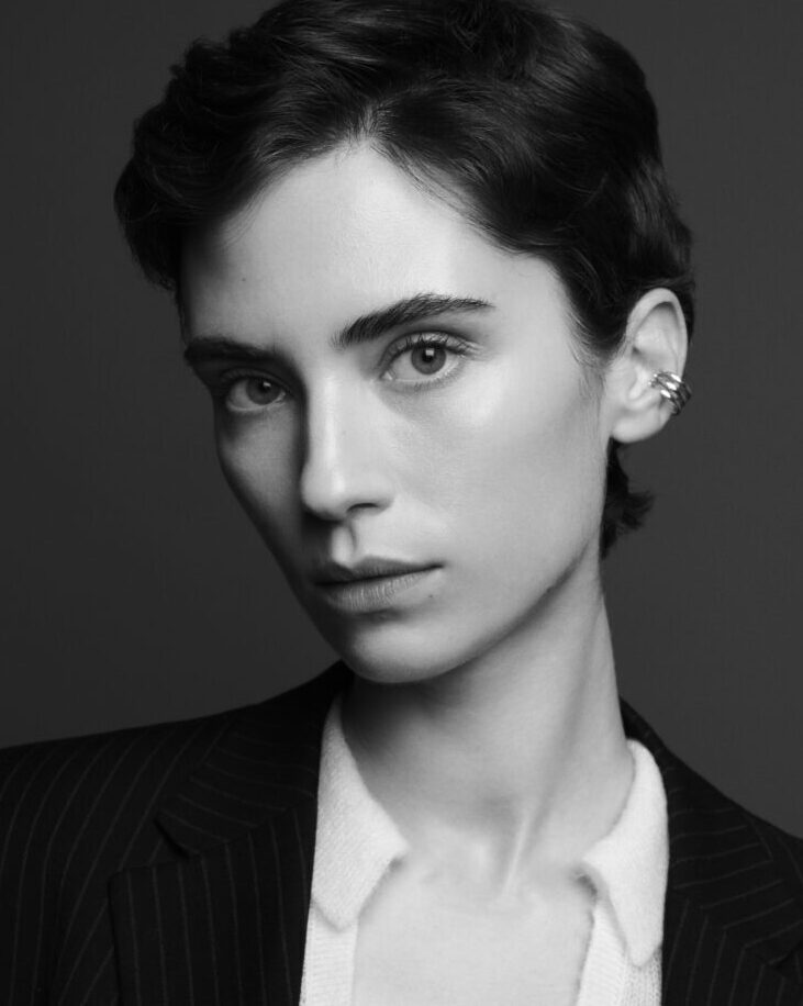 Cleo Cwiek 32