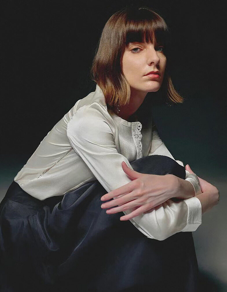 Molly London 5